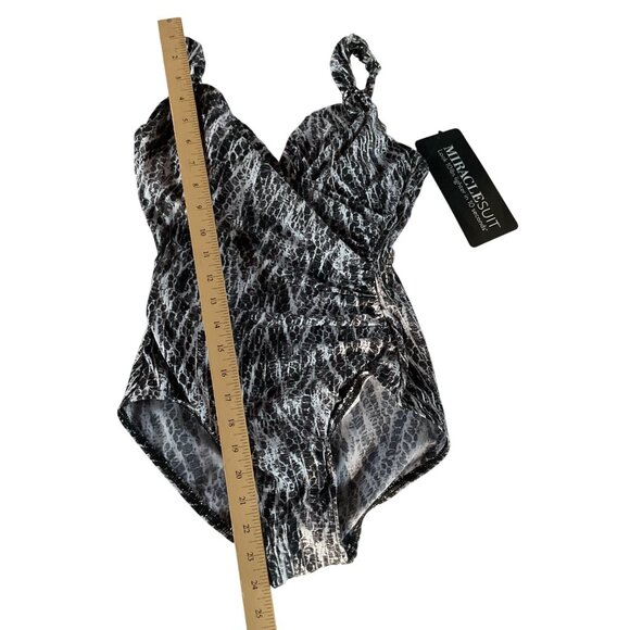 NWT Miraclesuit Chevron Python Siren 1PC Womens Swimsuit L Adjustable Straps NEW - Picture 13 of 14